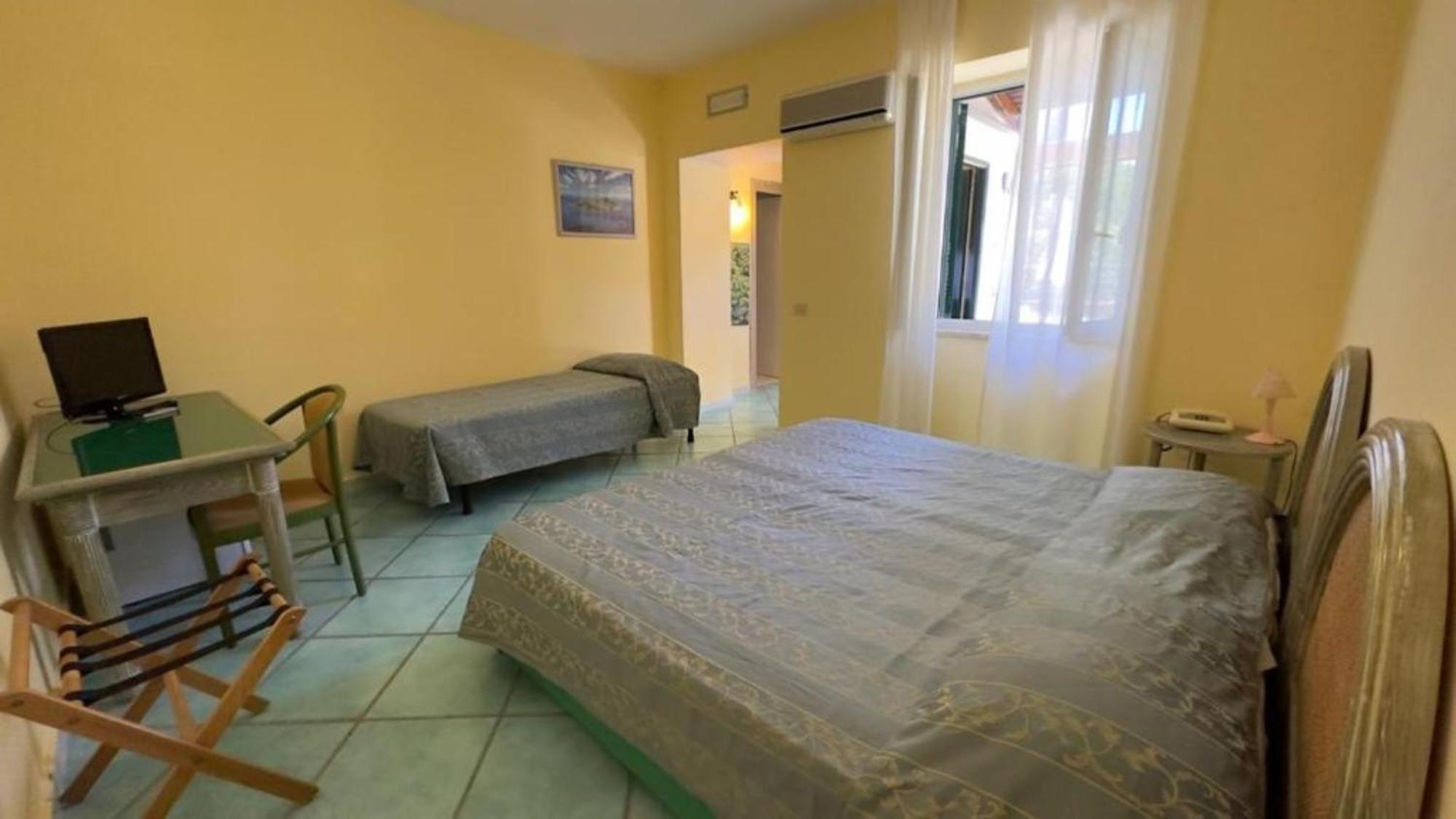 Hotel Oasi Castiglione Casamicciola Terme Camera foto